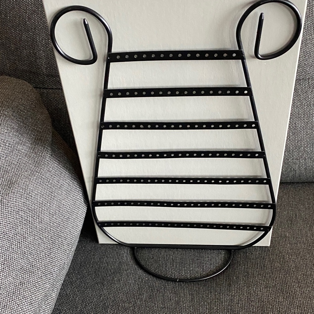 Black Metal Harp Earring Holder